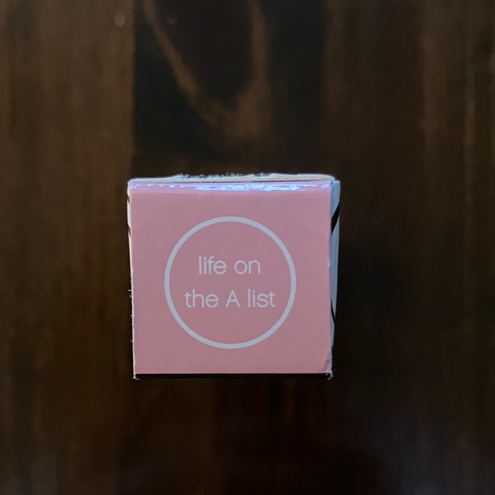 NIB Benefit Ultra Shines Lip Shine in “life on the A list” - Picture 4 of 6